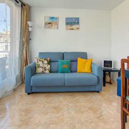 Elegant Apartment With Terrace, Cleaning Included *