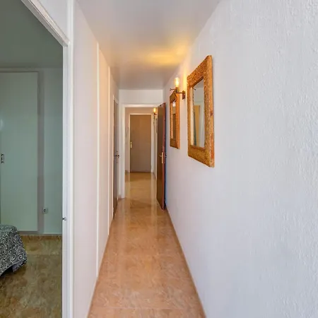 Elegant Apartment With Terrace, Cleaning Included