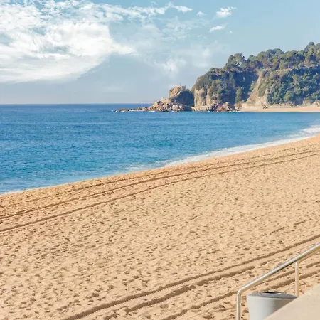 Elegant Apartment With Terrace, Cleaning Included Apartment Lloret de Mar