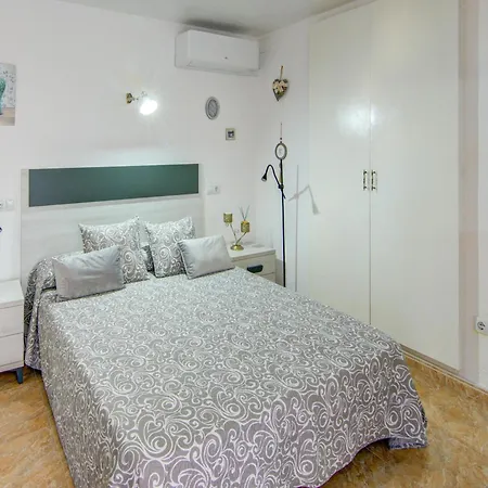In For Six People, Cleaning Included Appartement *