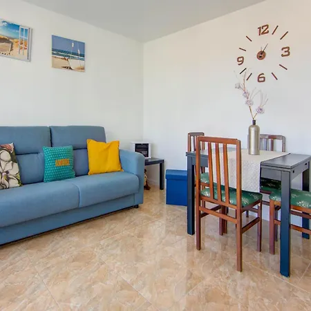 Apartment Elegant Apartment With Terrace, Cleaning Included *