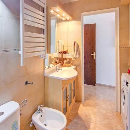 Elegant Apartment With Terrace, Cleaning Included *