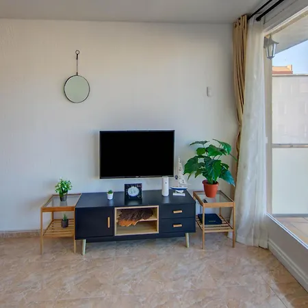 Elegant Apartment With Terrace, Cleaning Included
