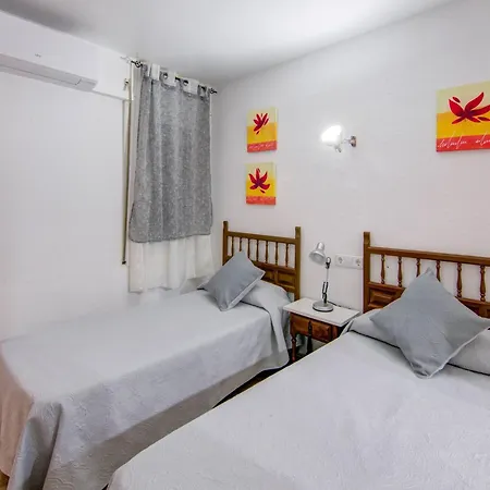 Elegant Apartment With Terrace, Cleaning Included *
